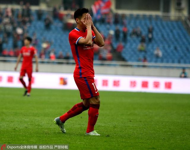 斯图加特已经为本赛季结束无法留住努贝尔制定了B计划，那就是让18岁的年轻门将塞曼成为首发，但斯图加特内部认为他还需要一年的发展才能成为头号门将。